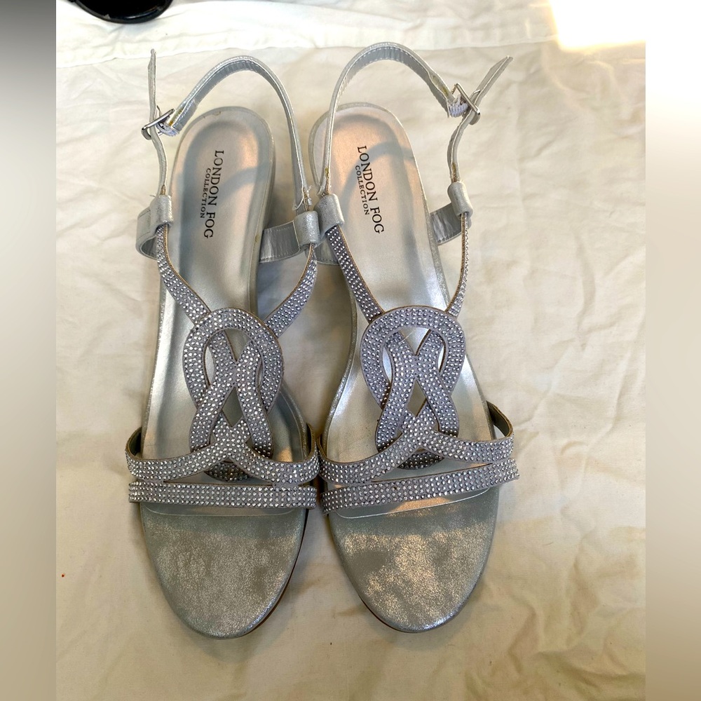 London fog silver wedge sandals